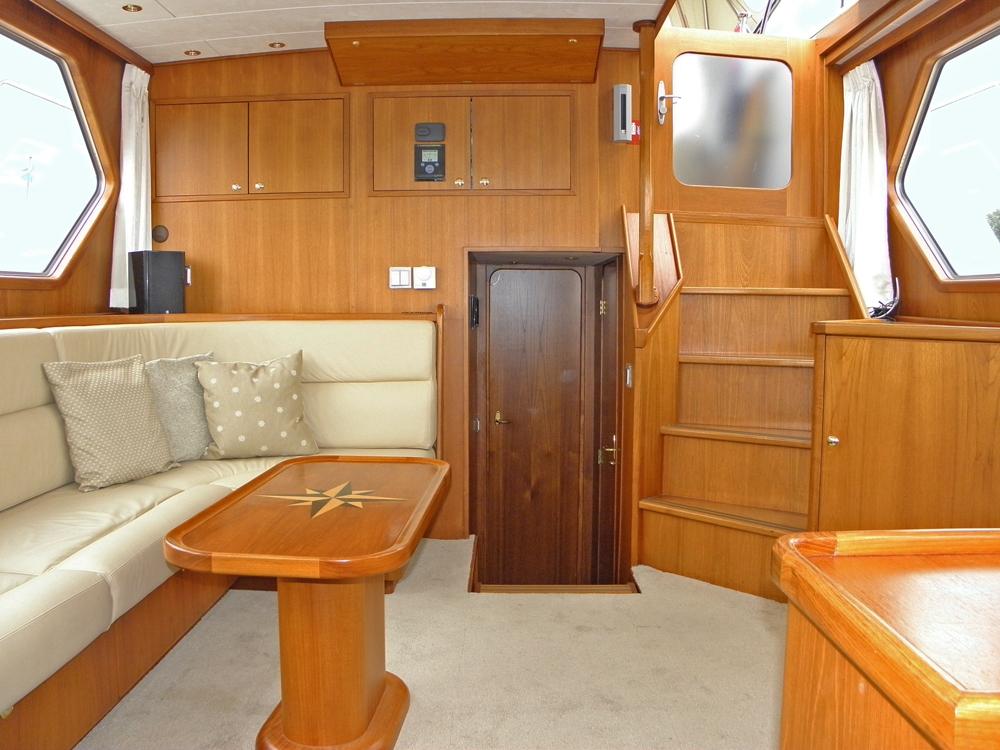 Saloon, Accommodation